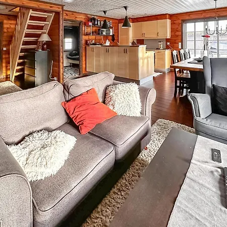 4 Bedroom Beautiful In Holiday home Rysstad