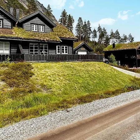 4 Bedroom Awesome In *