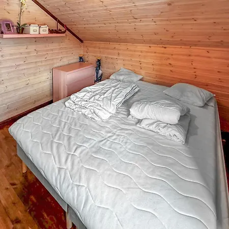 4 Bedroom Beautiful In Rysstad