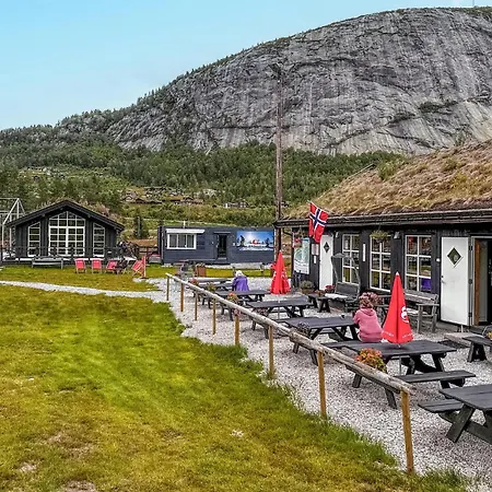 4 Bedroom Beautiful In Rysstad