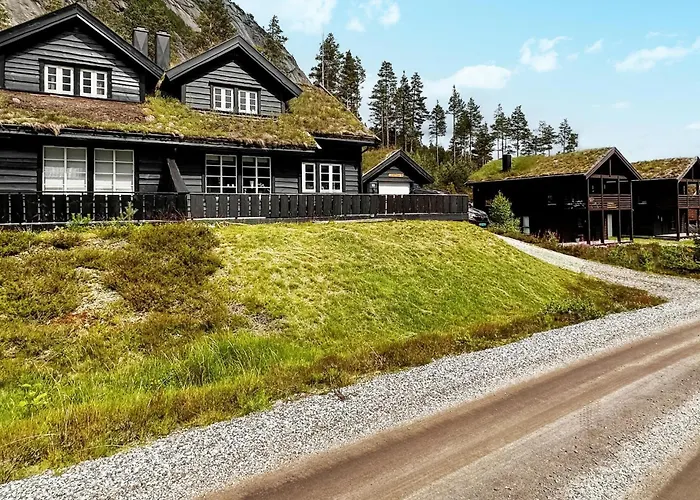 4 Bedroom Awesome In *