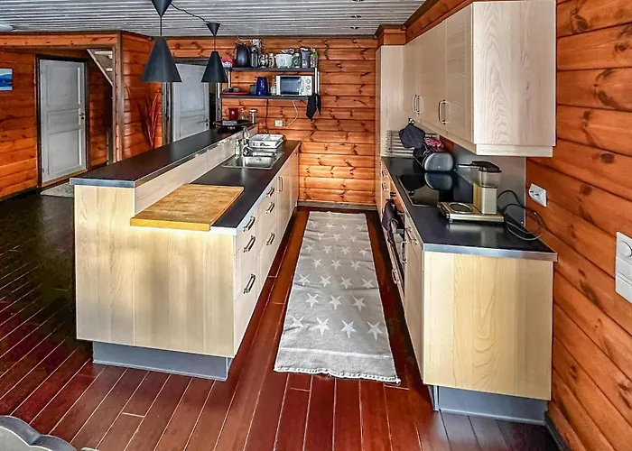 4 Bedroom Awesome In * Rysstad