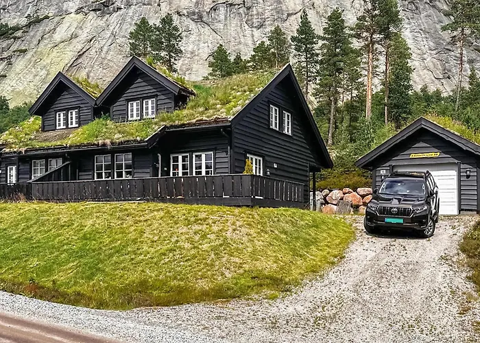 4 Bedroom Awesome In Semesterbostad
